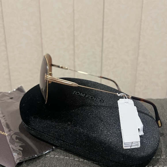 NEW Tom Ford Gold Porscha Aviator Sunglasses - Picture 6 of 10